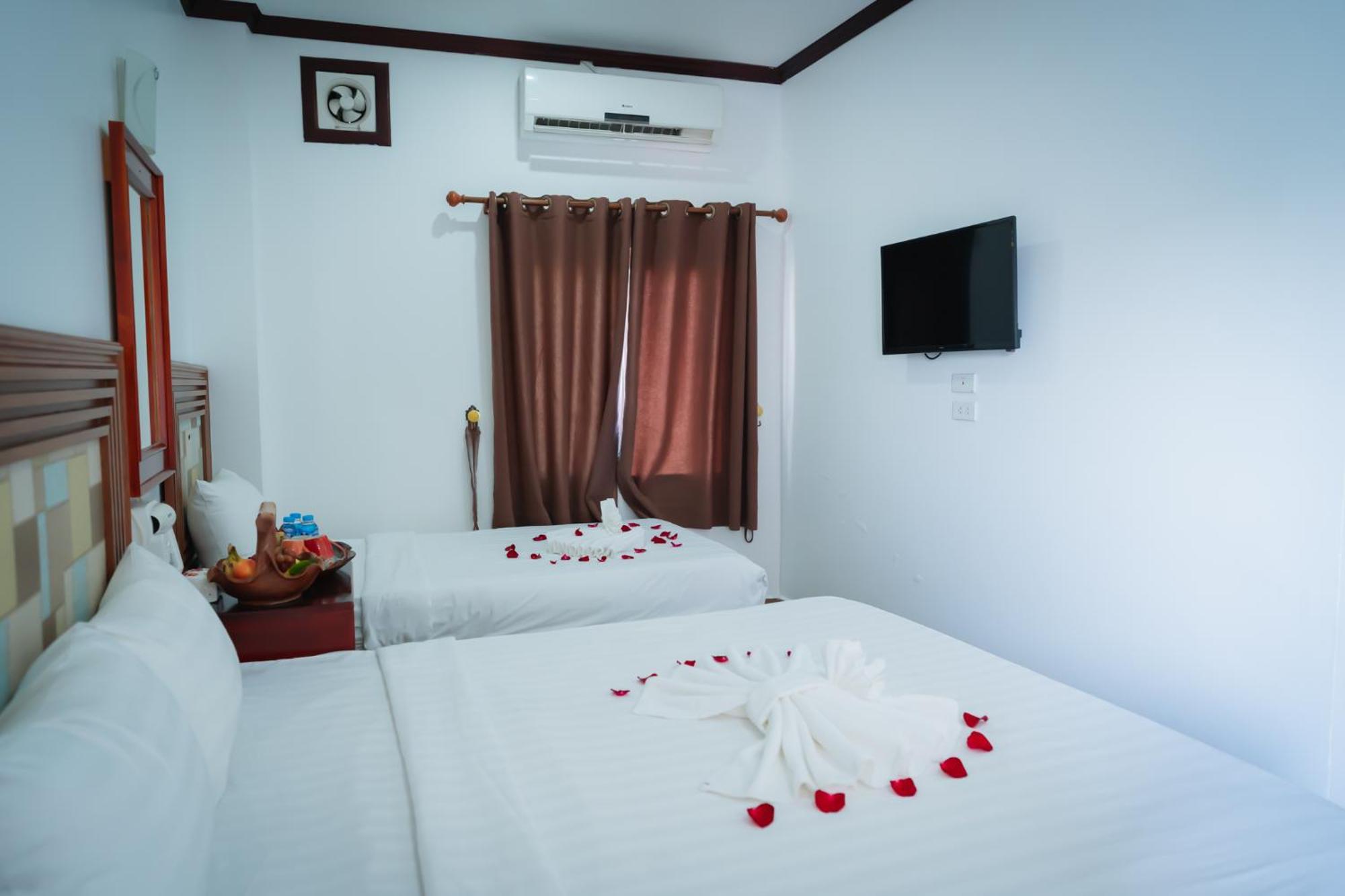 Vientiane Ruby Riverside Hotel Exterior photo